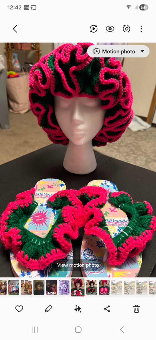 Ruffle hat and flip flops